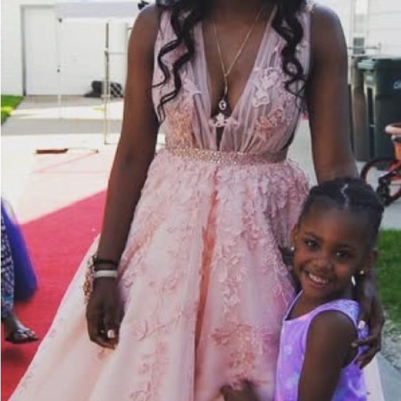 Elegant Pink Lace V-Neck Ball Gown Dress - Picture 2 of 5